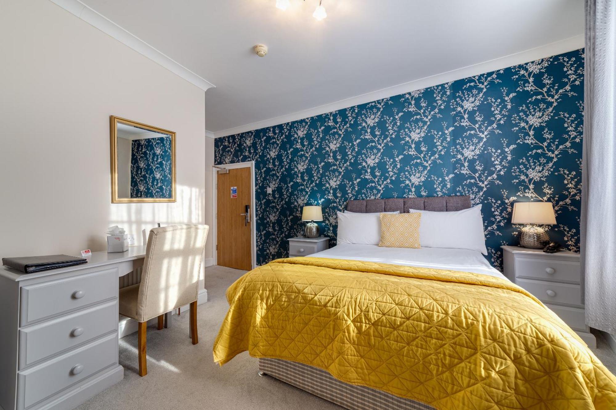 Mount Pleasant Hotel Грейт Малвърн Стая снимка